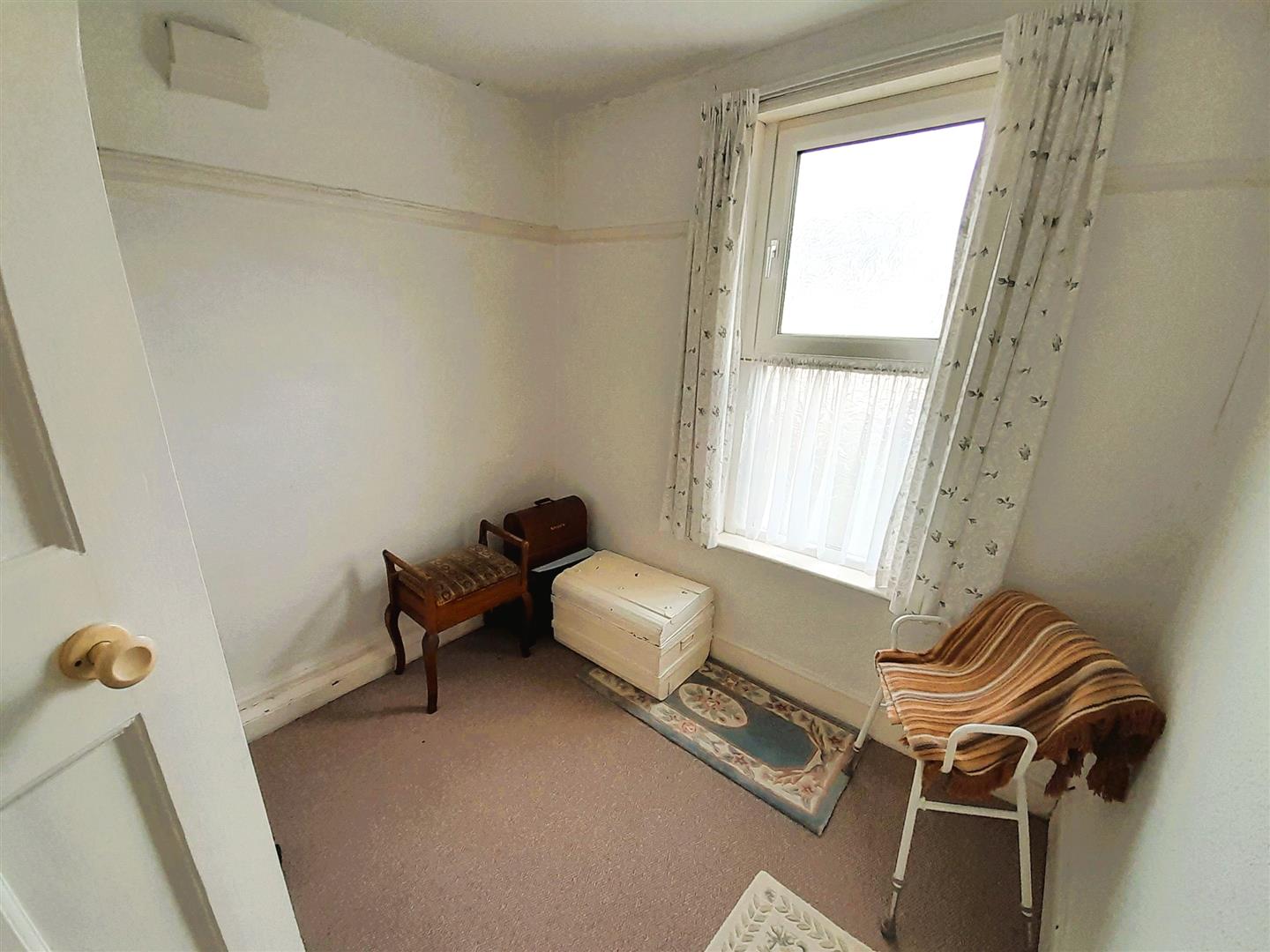 Llwynhendy Road, Llanelli, SA14 9HR